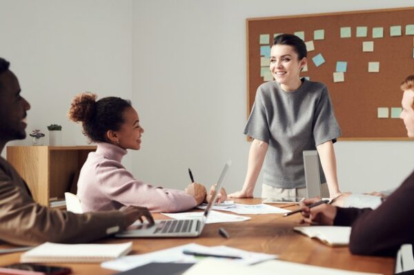 Conciliare lavoro e famiglia. Donne e mamme in carriera Conciliare lavoro e famiglia. Donne e mamme in carriera