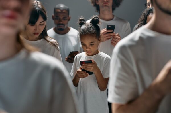Dipendenza dai social nei bambini Dipendenza dai social nei bambini